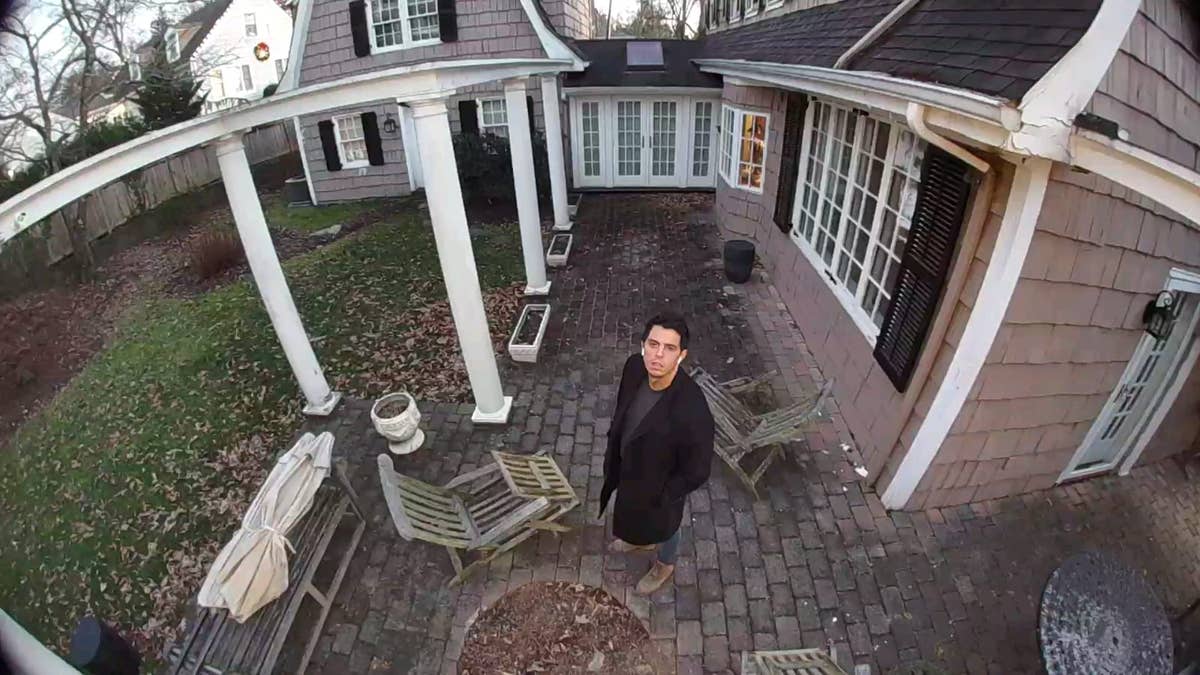 Brett Flores Douglaston