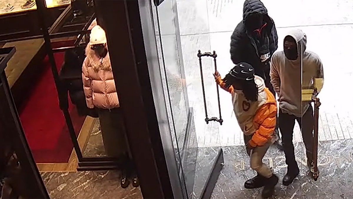 DC Moncler theft