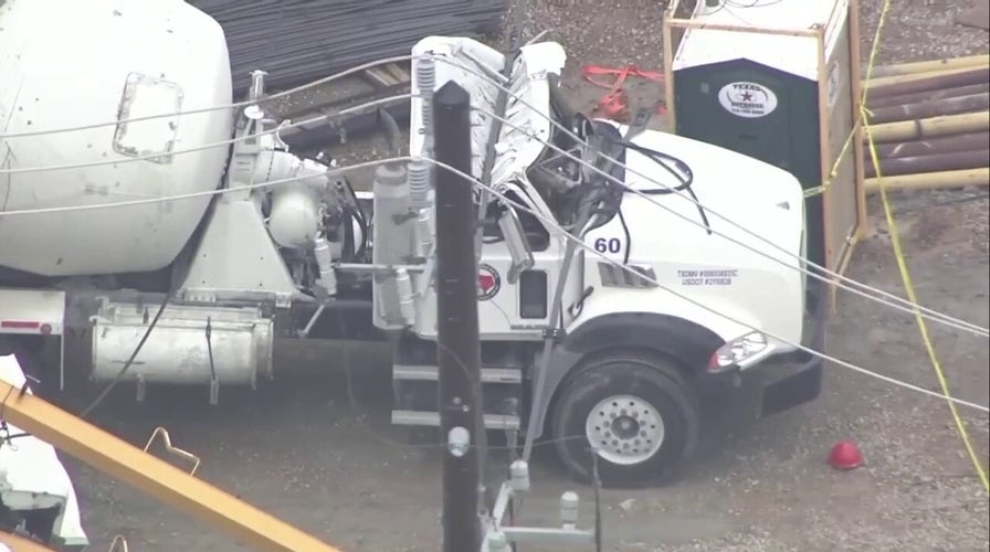 One dead, lawsuit filed after crane collapse at Houston cement plant