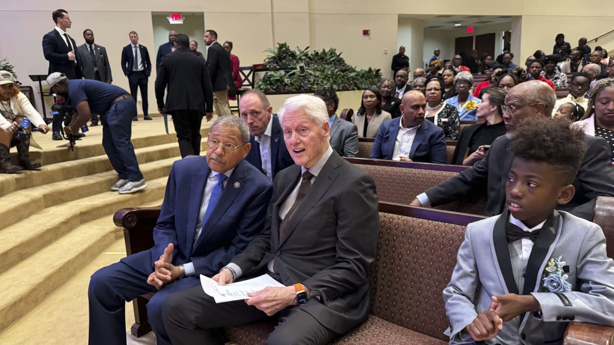 Clinton at Georgia Baptist church