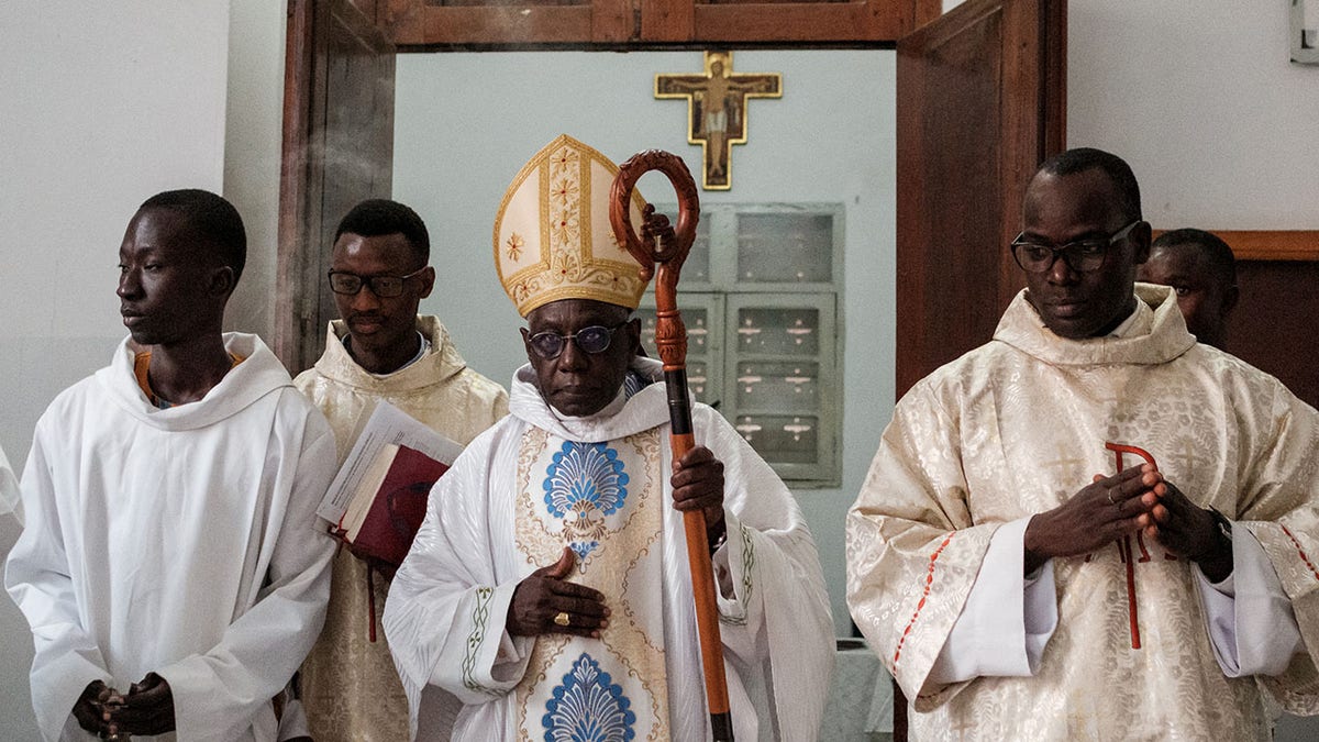 Cardinal Robert Sarah attends Guinean prayer service