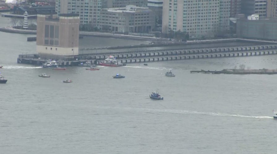 WATCH LIVE: Helicopter crashes in the Hudson River in New York 
