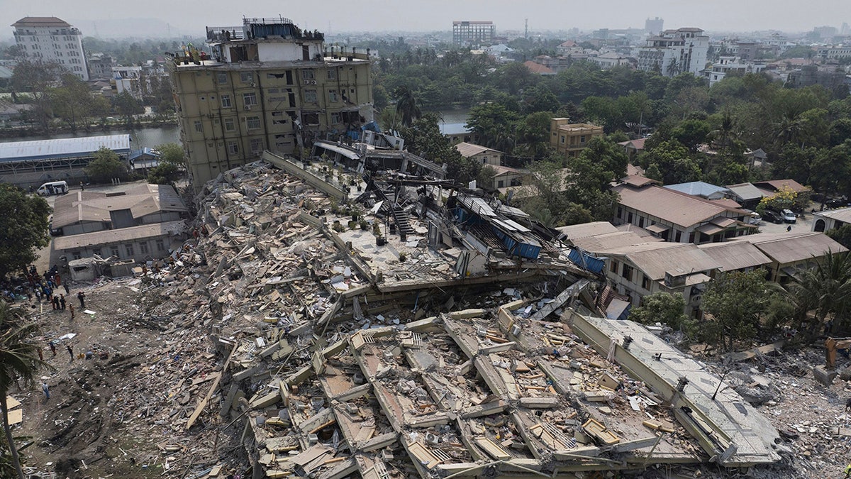 Burma earthquake buildings destroyed