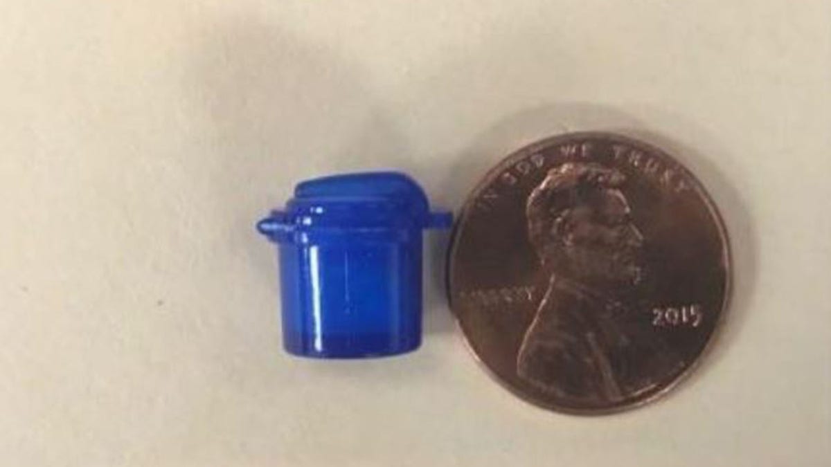 Trash can container