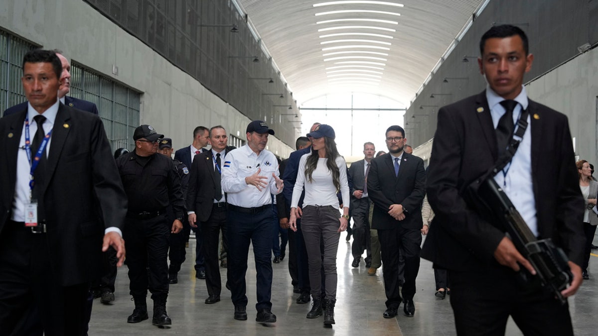 Kristi Noem in El Salvador
