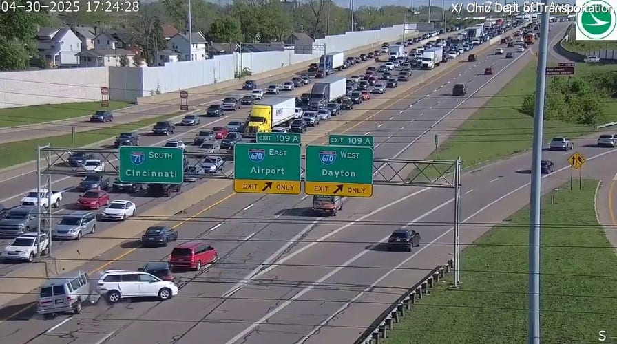 Video captures moment driver causes multi-car crash after missing exit