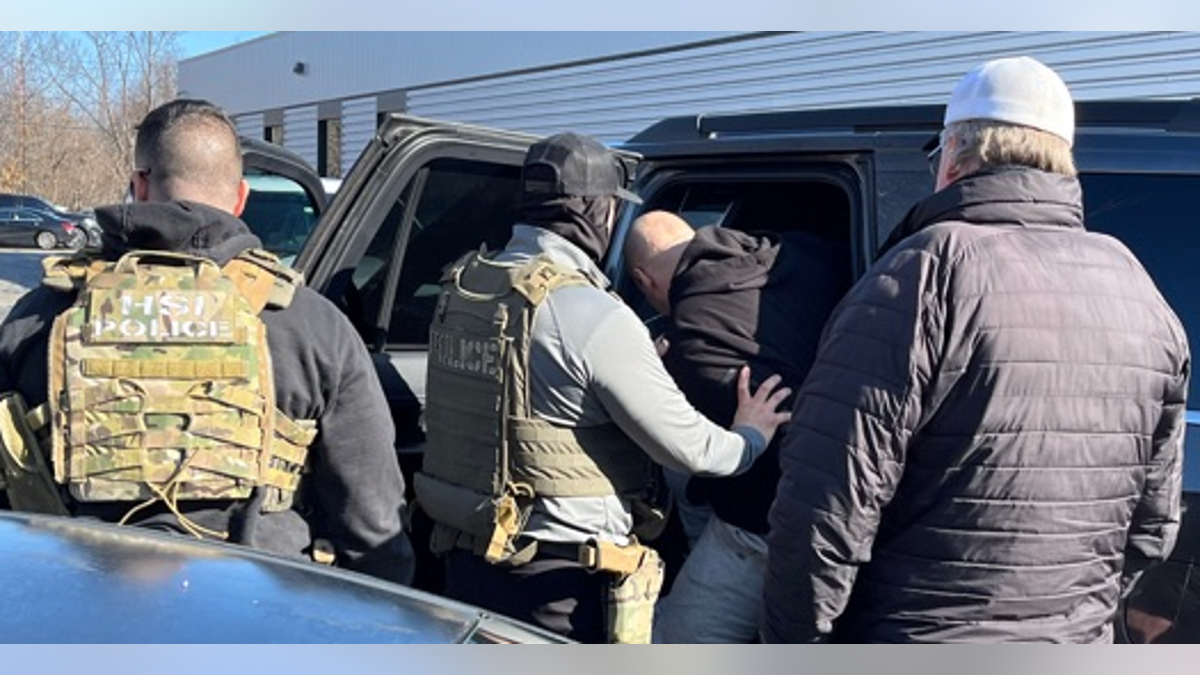 CE, law enforcement partners arrest 370 alien offenders during enhanced operation in Massachusetts. (ICE)