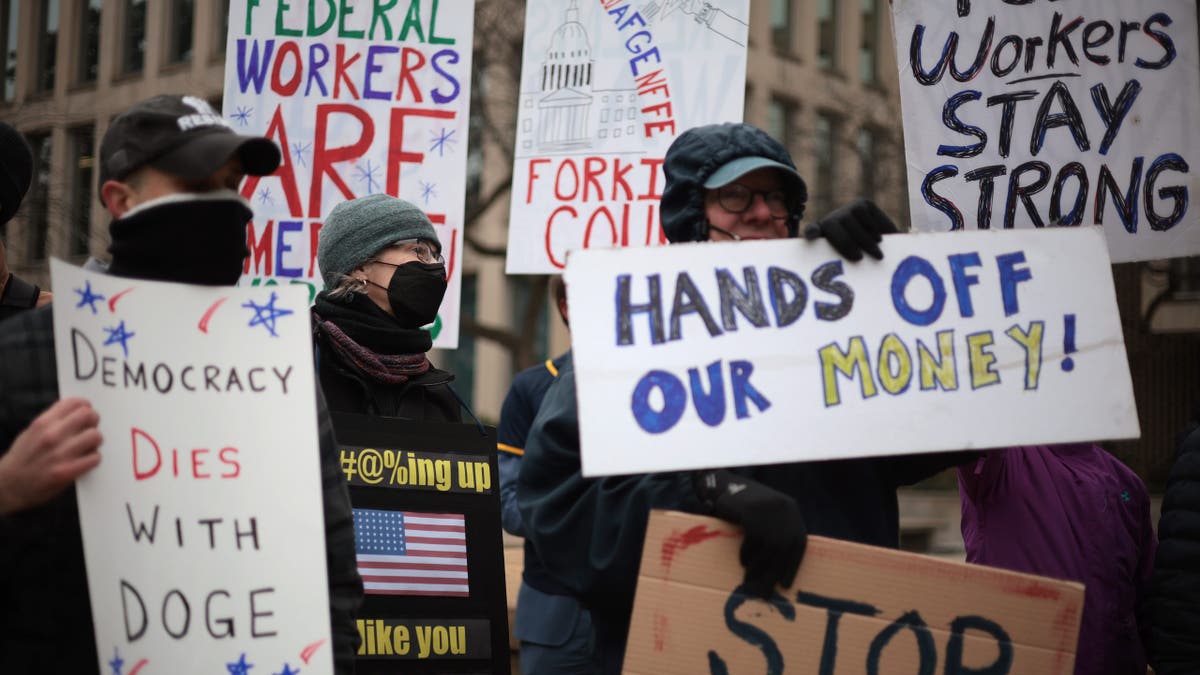 Federal workers protest cuts
