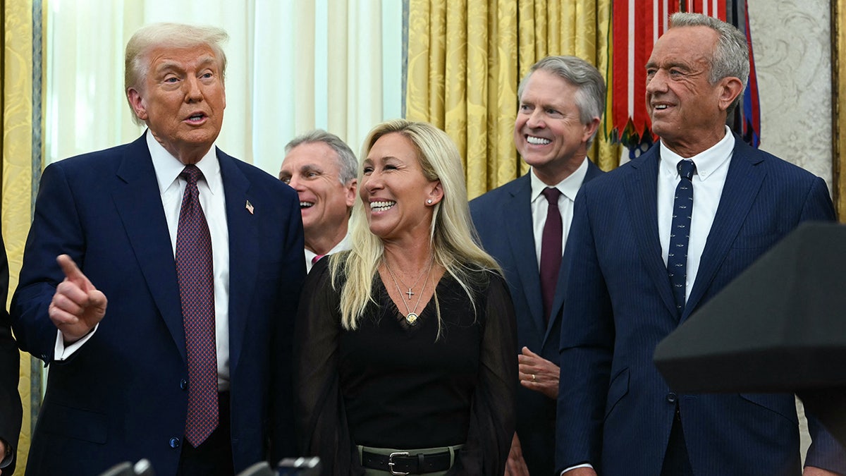 Trump, RFK and Greene at Oval Office in White House