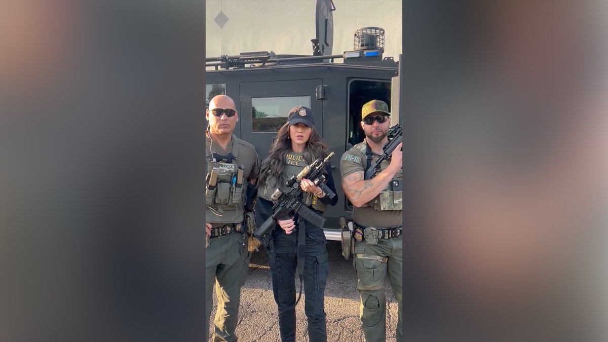 gun-toting-noem