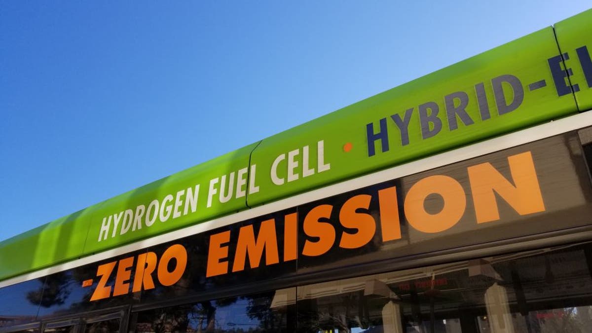 hydrogen powered bus