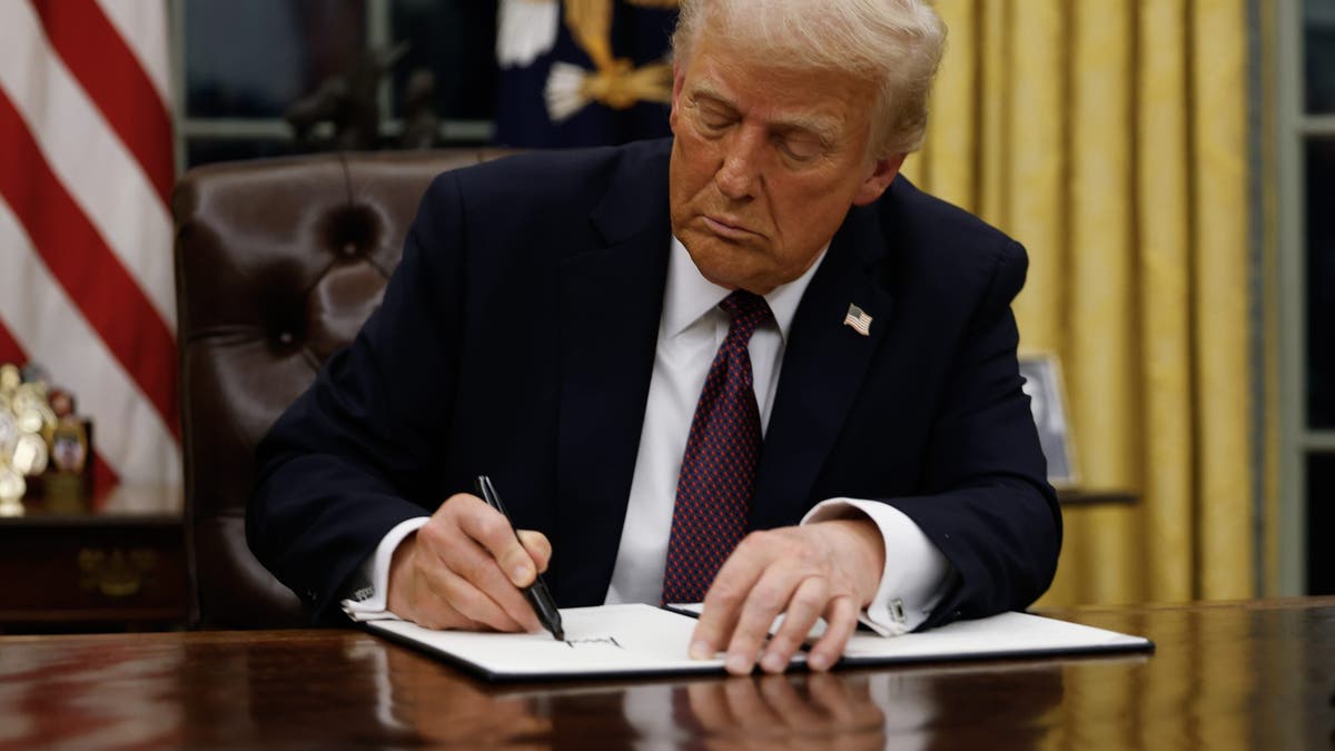 Trump in the oval office
