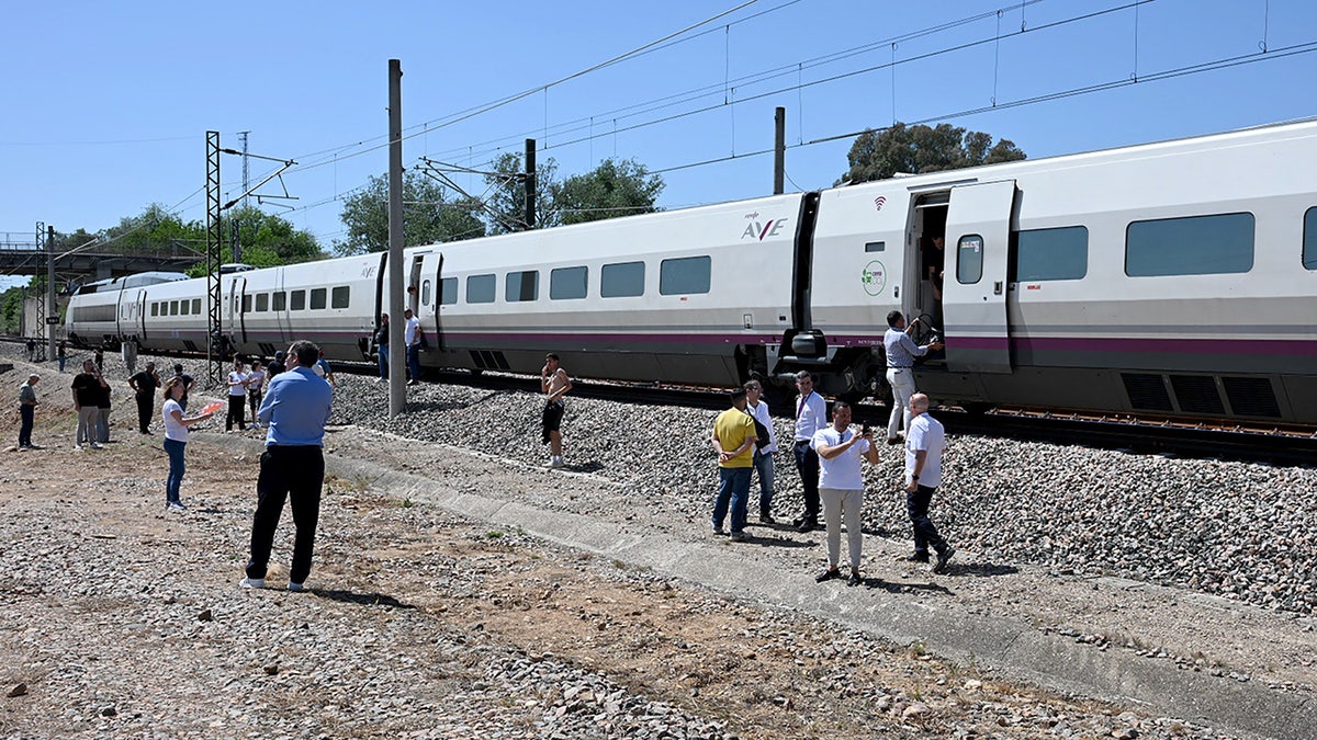 Train stalled due to power outage in Spain