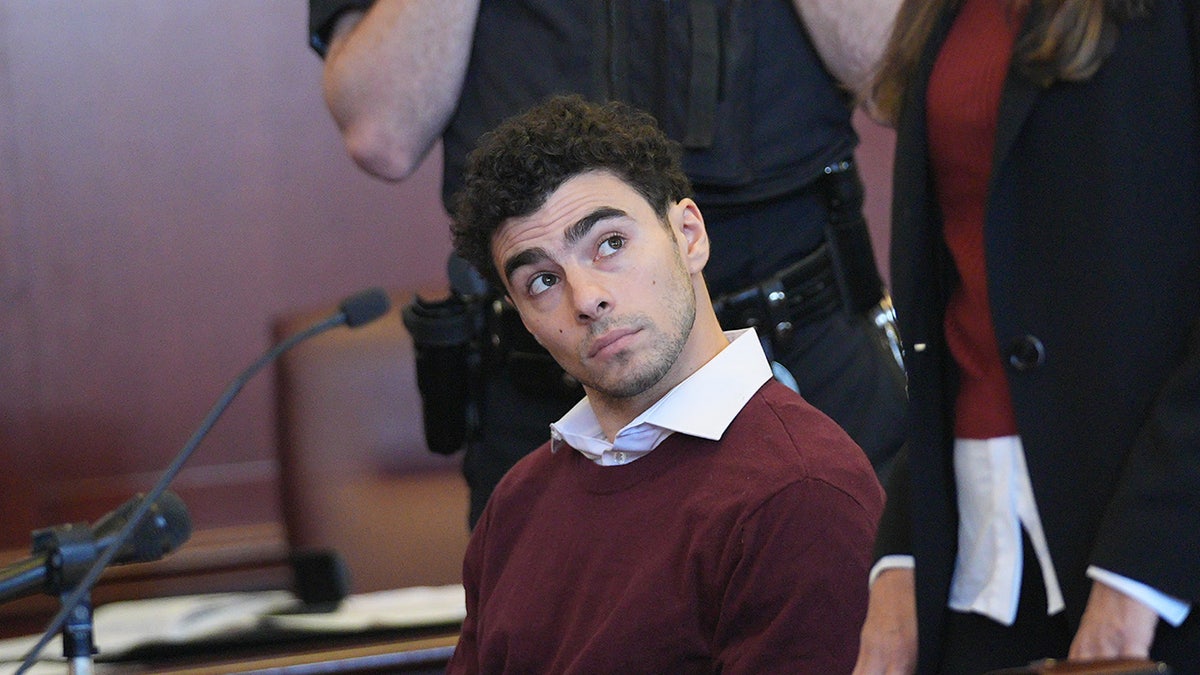 Luigi Mangione appears in Manhattan Supreme Court in New York City