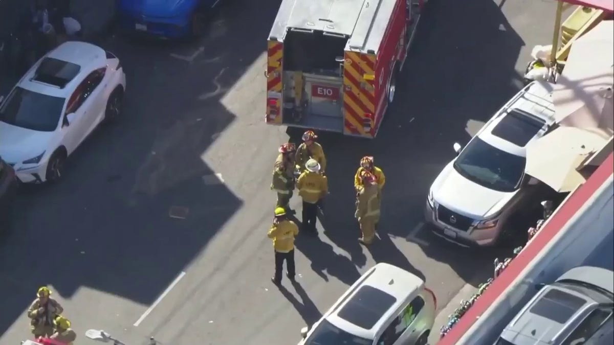 LA minivan aerial