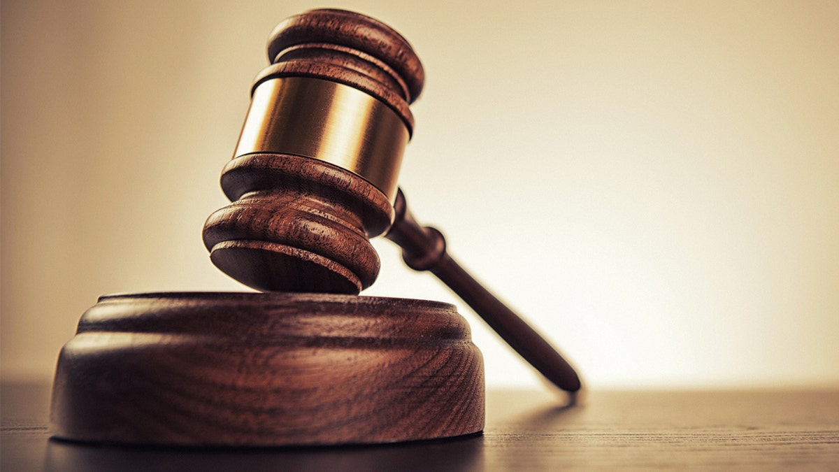 gavel