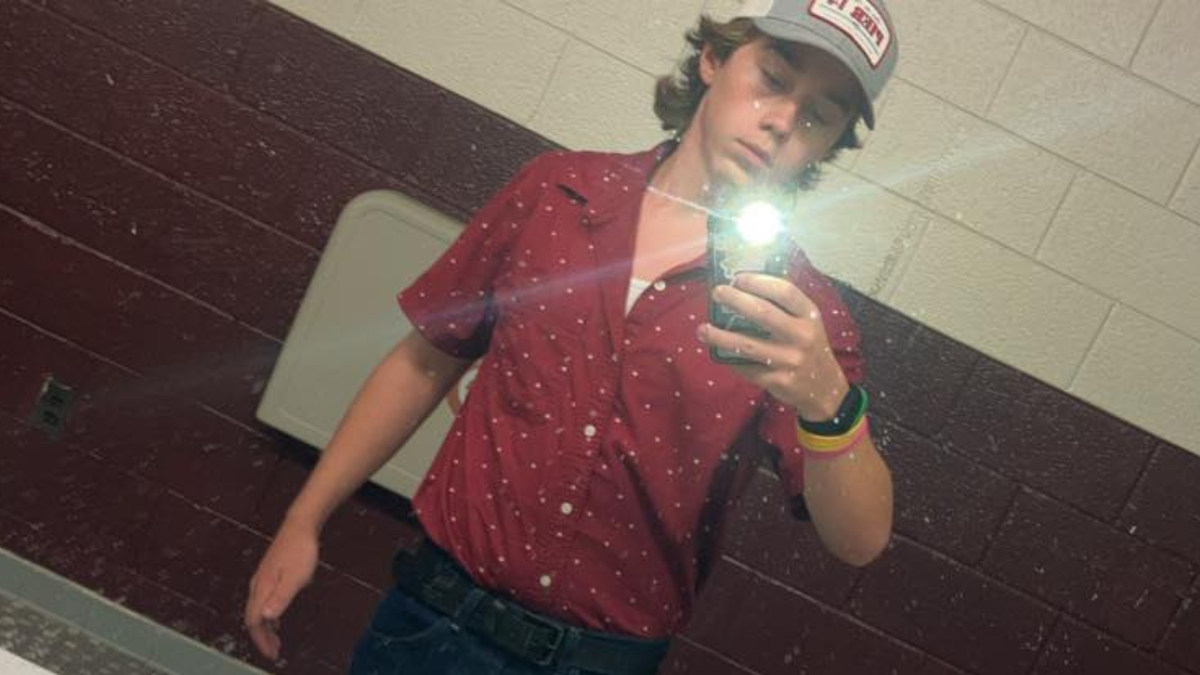 Will Turner takes a selfie