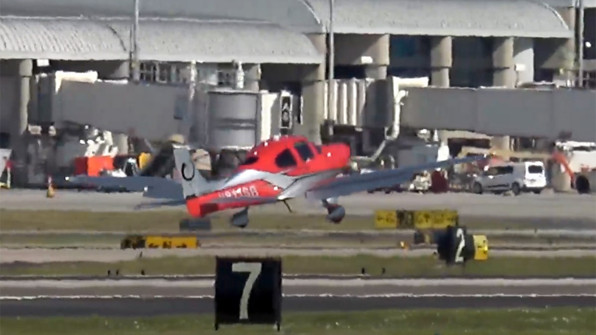 Plane landing at Tampa airport