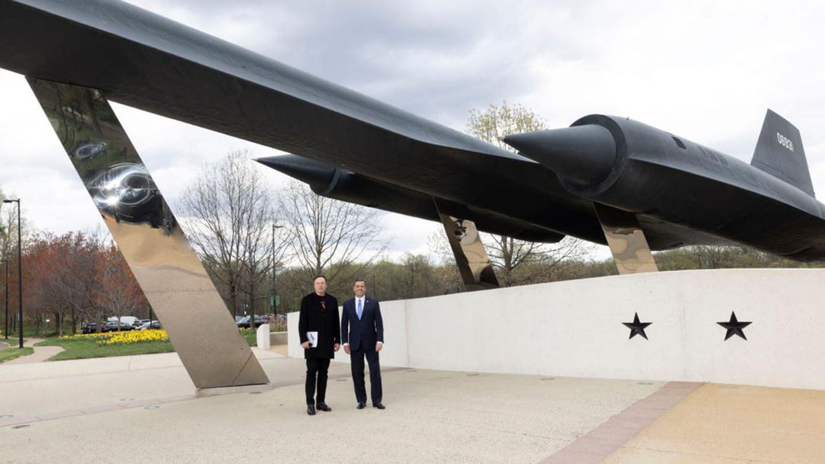 Ratcliffe and Musk on CIA campus