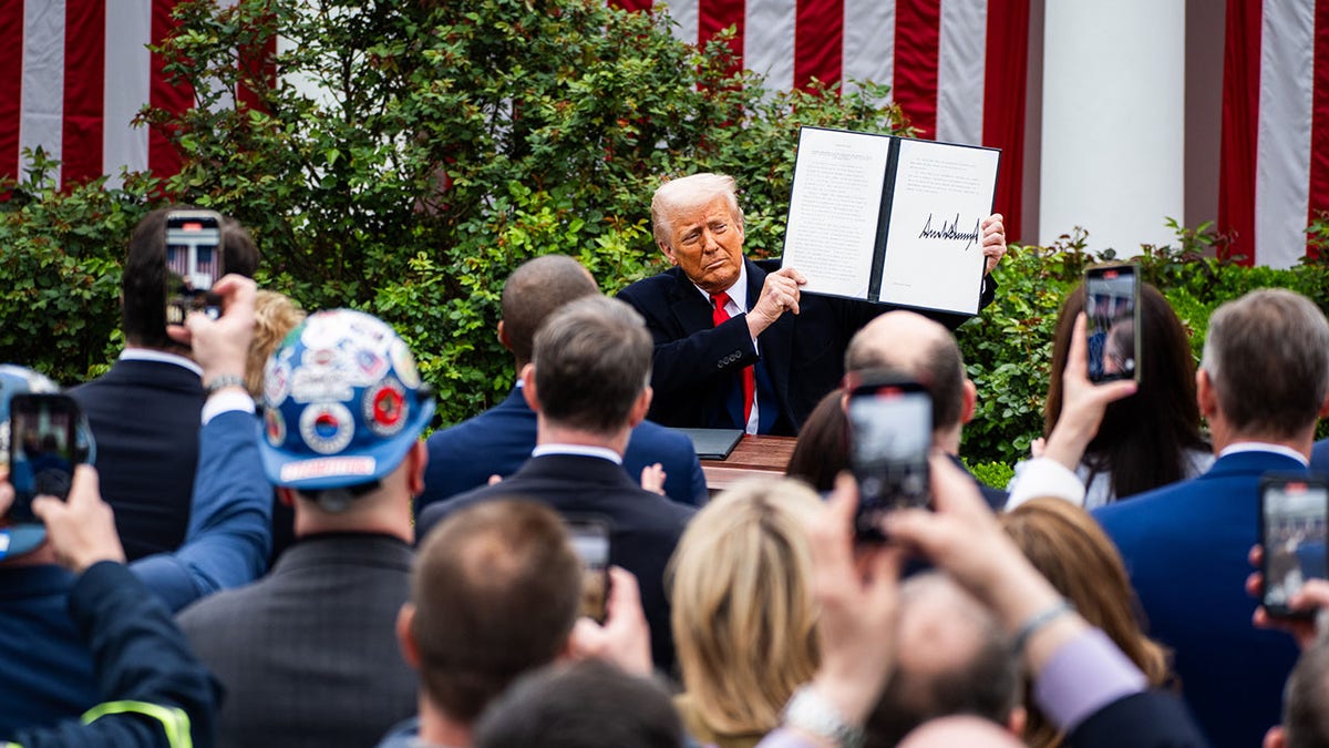 Trump holds up reciprocal tariffs executive order