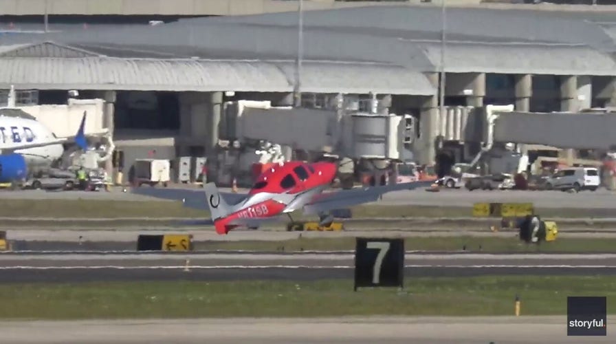 Plane bounces while trying to land at Tampa airport