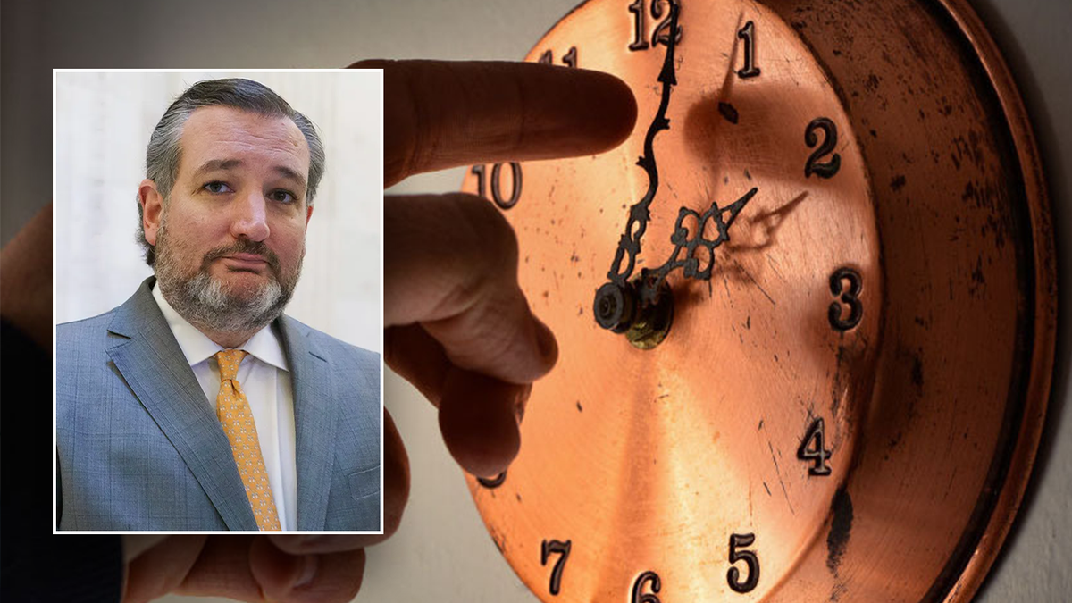 Cruz, clock graphic