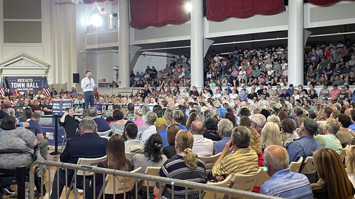 VoteVets, the political group that organized a town hall in Cedar Rapids, Iowa, on May 13, 2025 that was headlined by Pete Buttigieg, says roughly 1,800 people attended.
