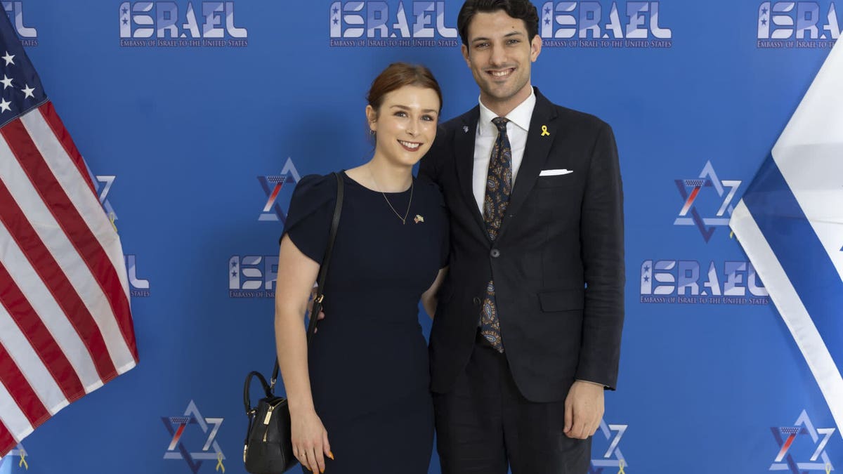  Yaron Lischinsky (Right) and Sarah Lynn Milgrim (Left).