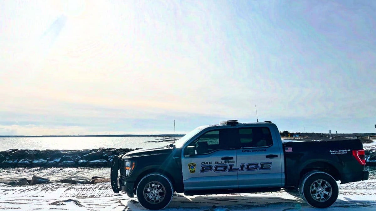 oaks-bluff-pd