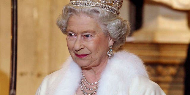 Queen Elizabeth II presented the award to Alan Cumming in 2009.