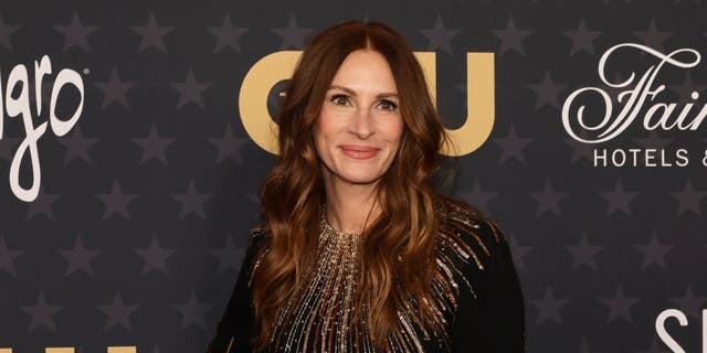 Julia Roberts wore a Schiaparelli gown on the red carpet in Century City on Sunday night.