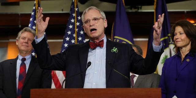 Blumenauer says the current 435-seat limit is an "artificial cap" that needs to be increased. (Chip Somodevilla/Getty Images)