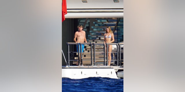 Leonardo DiCaprio was spotted enjoying the New Year holiday on a yacht in St. Barts with several women.