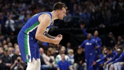 Luka Dončić recorded a historic stat line in the Mavericks' win over the Knicks.