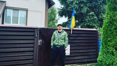 Oleksandr Usyk posted pictures of his house on social media along with a location tag for Vorzel, near Bucha.