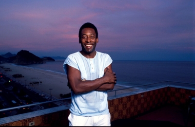 Pelé poses for a photo in Rio de Janeiro in 1991.