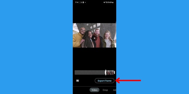 Display image of extracting a picture from a video in Google Photos