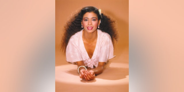 1983 actress/ singer Irene Cara poses for a portrait in Los Angeles, California. 