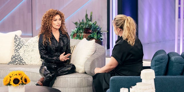 Shania Twain was on Kelly Clarkson's talk show this week.