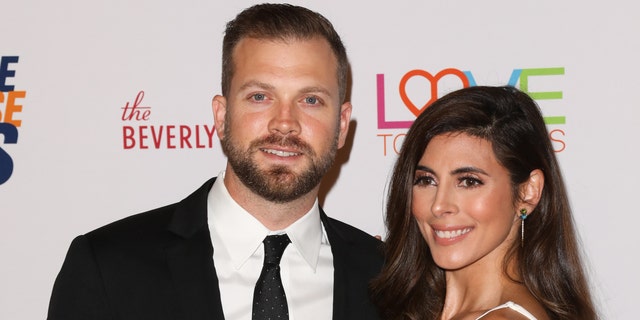 Jamie-Lynn Sigler with her husband, Cutter Dykstra, at the 26th annual Race To Erase MS Gala in 2019
