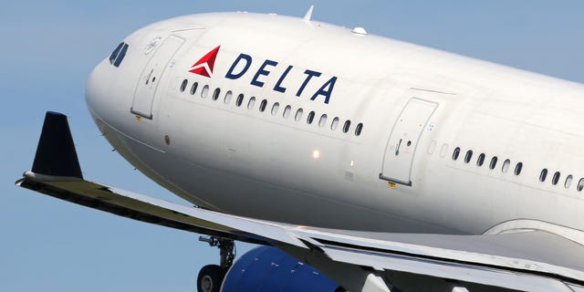 Delta Air Lines says its aircraft was not struck by gunfire during an attempted heist at Arturo Merino Benítez International Airport in Chile.