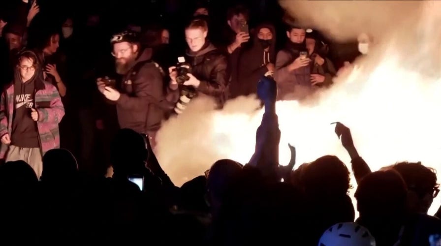 Anti-pension bill protesters burn Macron effigy in Paris