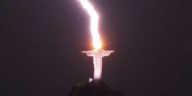 A Brazilian photographer, Fernando Braga, captured a rare photo of the Christ the Redeemer statue in Rio de Janeiro, Brazil.