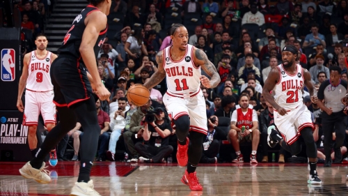 DeRozan dribbles during the game against the Raptors.