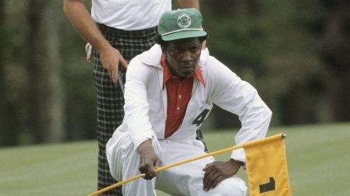 Beard helps Zoeller line up a putt at the 1979 Masters.