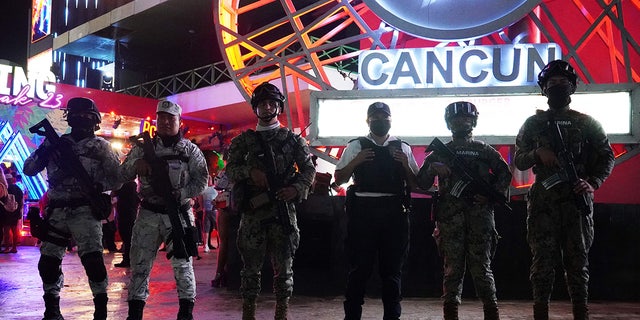 Mexican soldiers in Cancun