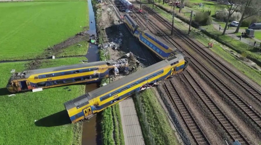 Passenger train in Netherlands derails, leaving 1 dead