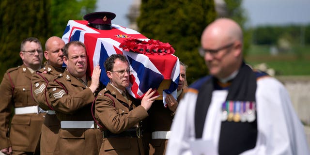 WWI burial