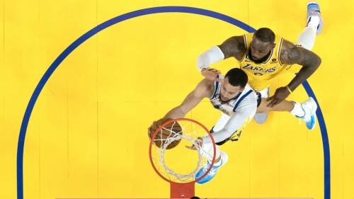 Stephen Curry shoots against Los Angeles Lakers forward LeBron James during the second half of Game 5. 