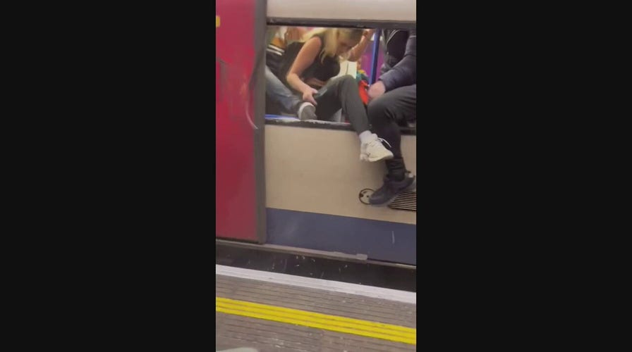 London Tube car fills with smoke, commuters break windows to escape